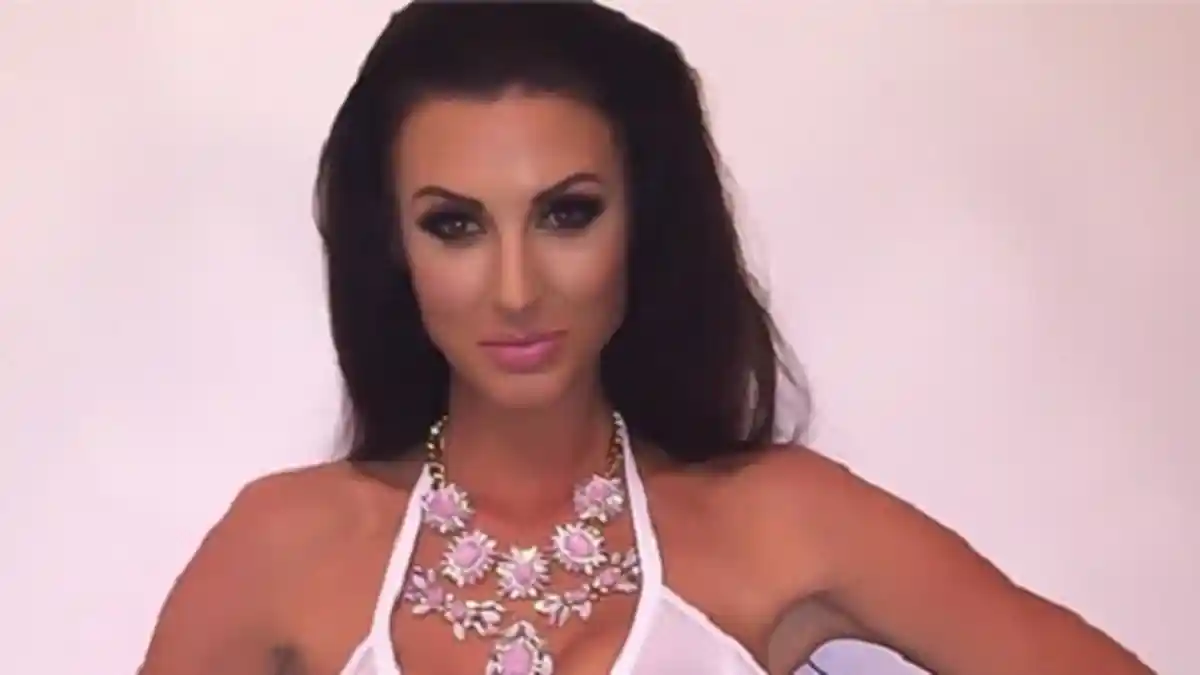 Alice Goodwin Kembali Pamer Bodi Seksi di Instagram