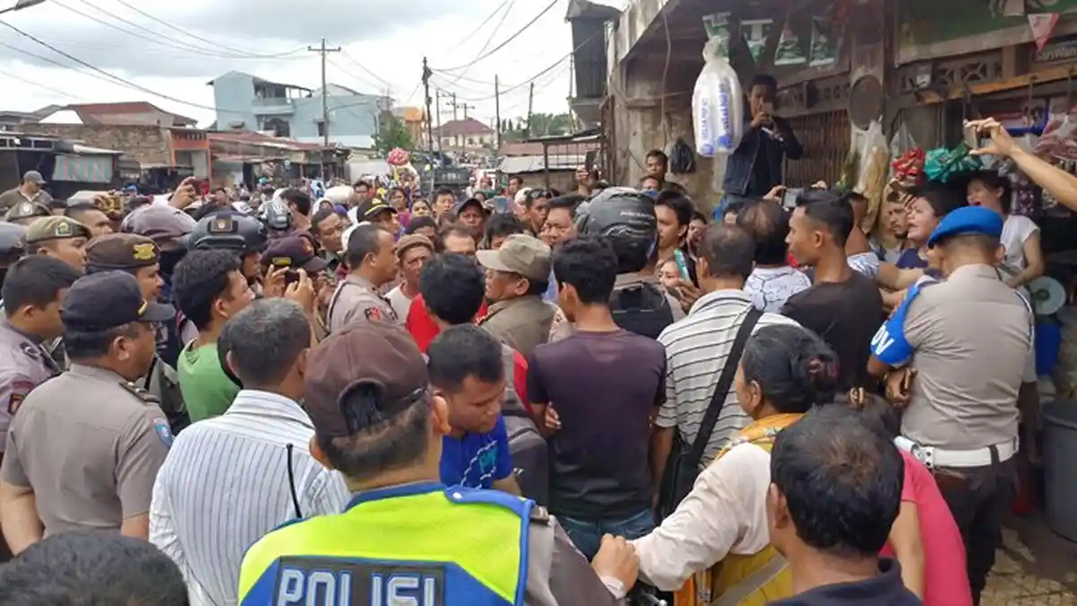 Satpol PP Medan yang Melakukan Penertiban Tanpa Sosialisasi