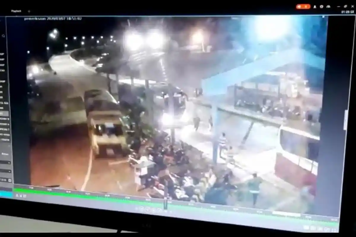 Truk Pengangkut Gula Pasir Tabrak Belasan Motor di Bakauheni, 3 Orang Tewas, Diduga Rem Blong