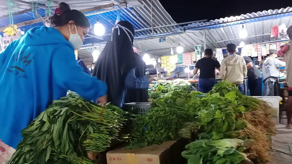HARGA Sayur di Pasar Tos 3000 Batam Turun Drastis, Bayam Sekilo Rp 5.000