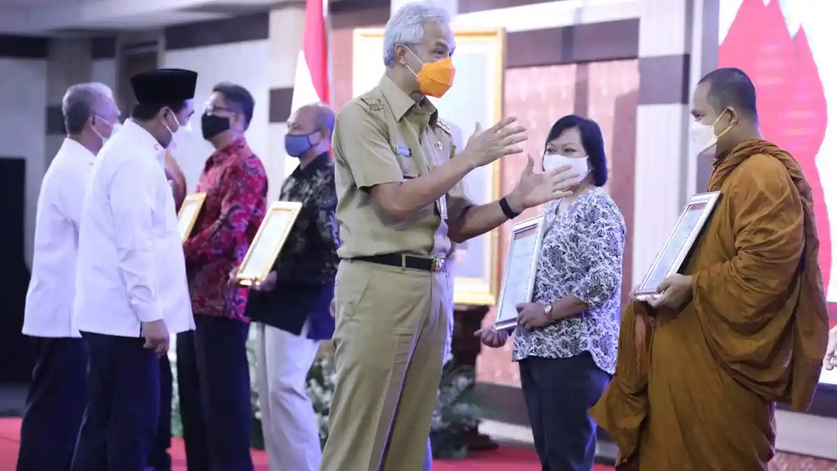 Ganjar Angkat Topi Kepada Pendonor Sukarela, Catatan PMI Jateng Ada 1.070 Orang