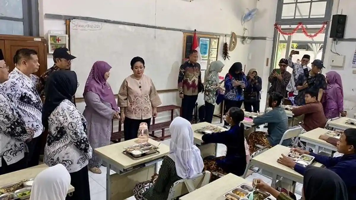 Tinjau Program MBG di Kota Yogyakarta, Titiek Soeharto Tegaskan SPPG Bermasalah Harus Disanksi