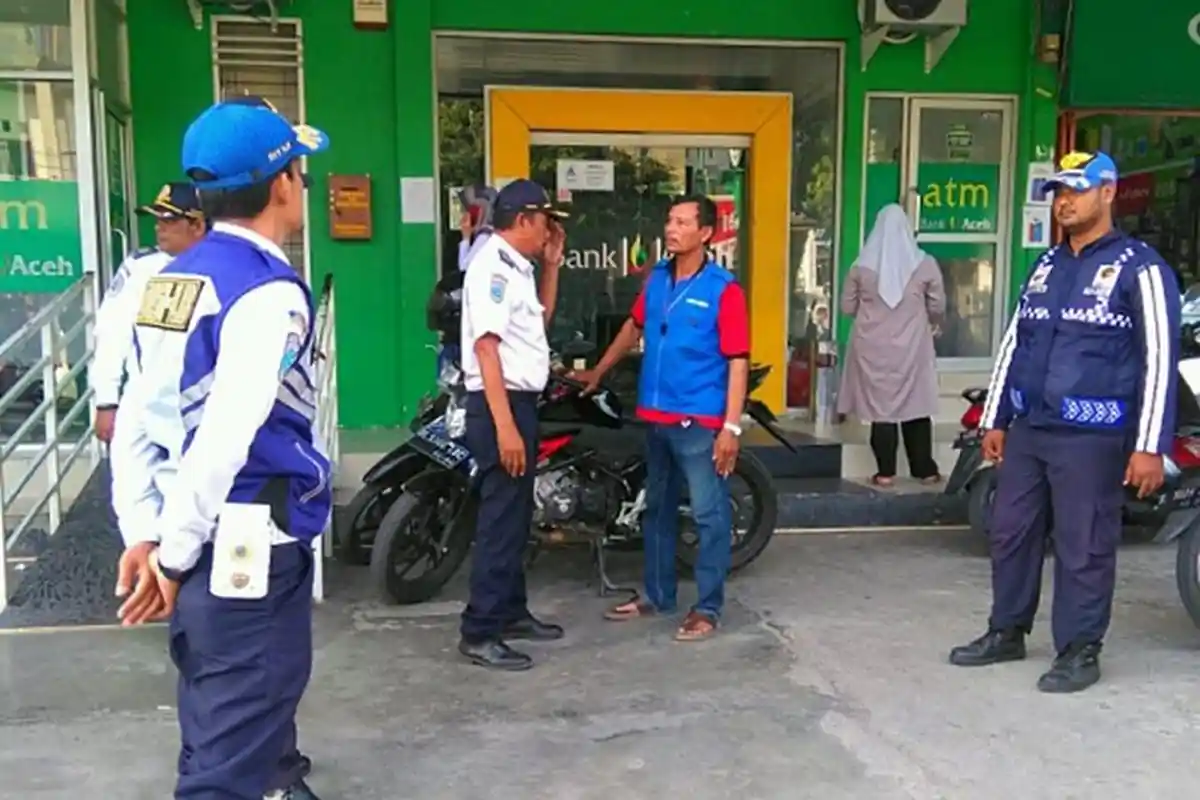 Sopir Truk Dipungli, Setiap Parkir Harus Bayar Rp 100 Ribu