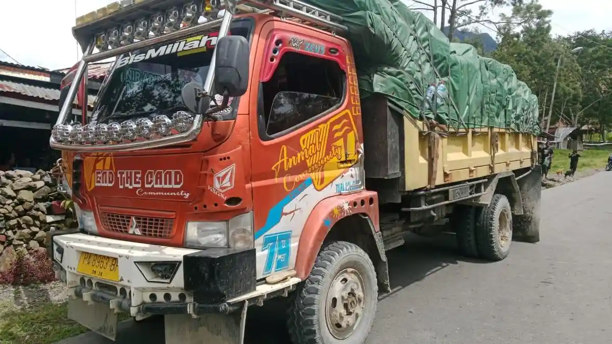 KKB Diduga Lakukan Penembakan Terhadap Truk di Puncak Jaya