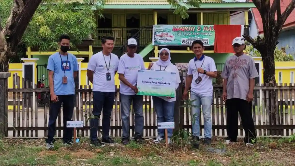 Peduli Penghijauan Lingkungan, BRI Maros Tanam 770 Bibit Pohon 