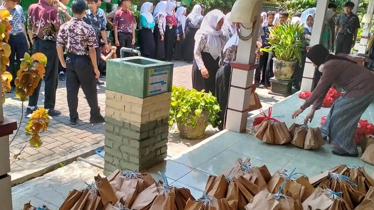 Tugasnya Gitu Tok, Guru Urus MBG di Blora Siap Terima Insentif Rp 100 Ribu per Hari