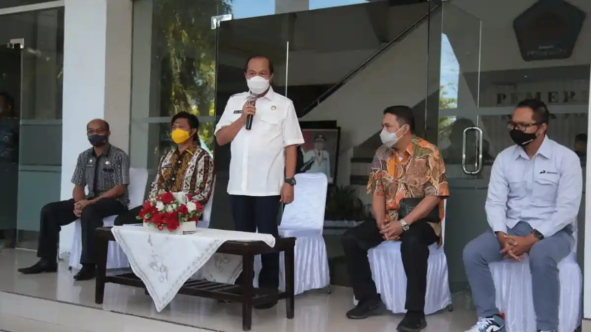 Wali Kota Bitung Max Lomban Serahkan Aset Pemerintah, 'Istri Saya Ikut Kampanye'