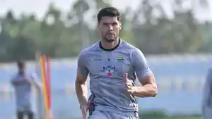 Bek-anyar-PERSIB-Julio-Cesarg.jpg