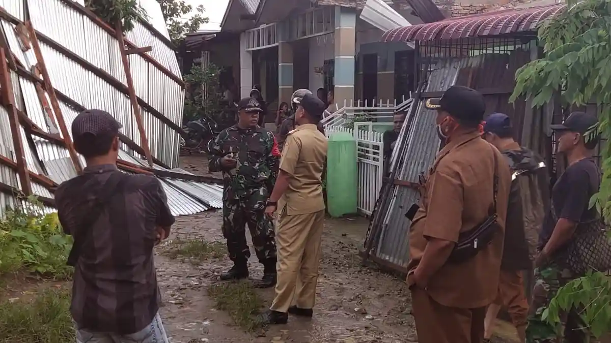 Angin Puting Beliung Terjang Deliserdang, Bocah Kakak Beradik Tertimpa Seng