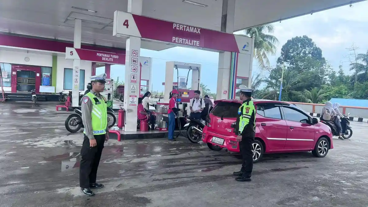 Patroli Antisipasi Kelangkaan BBM, Sat Lantas Polres Labusel Pastikan Lalu Lintas Lancar dan Aman
