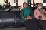 MENANGIS-Keluarga-korban-terlihat-menangis.jpg