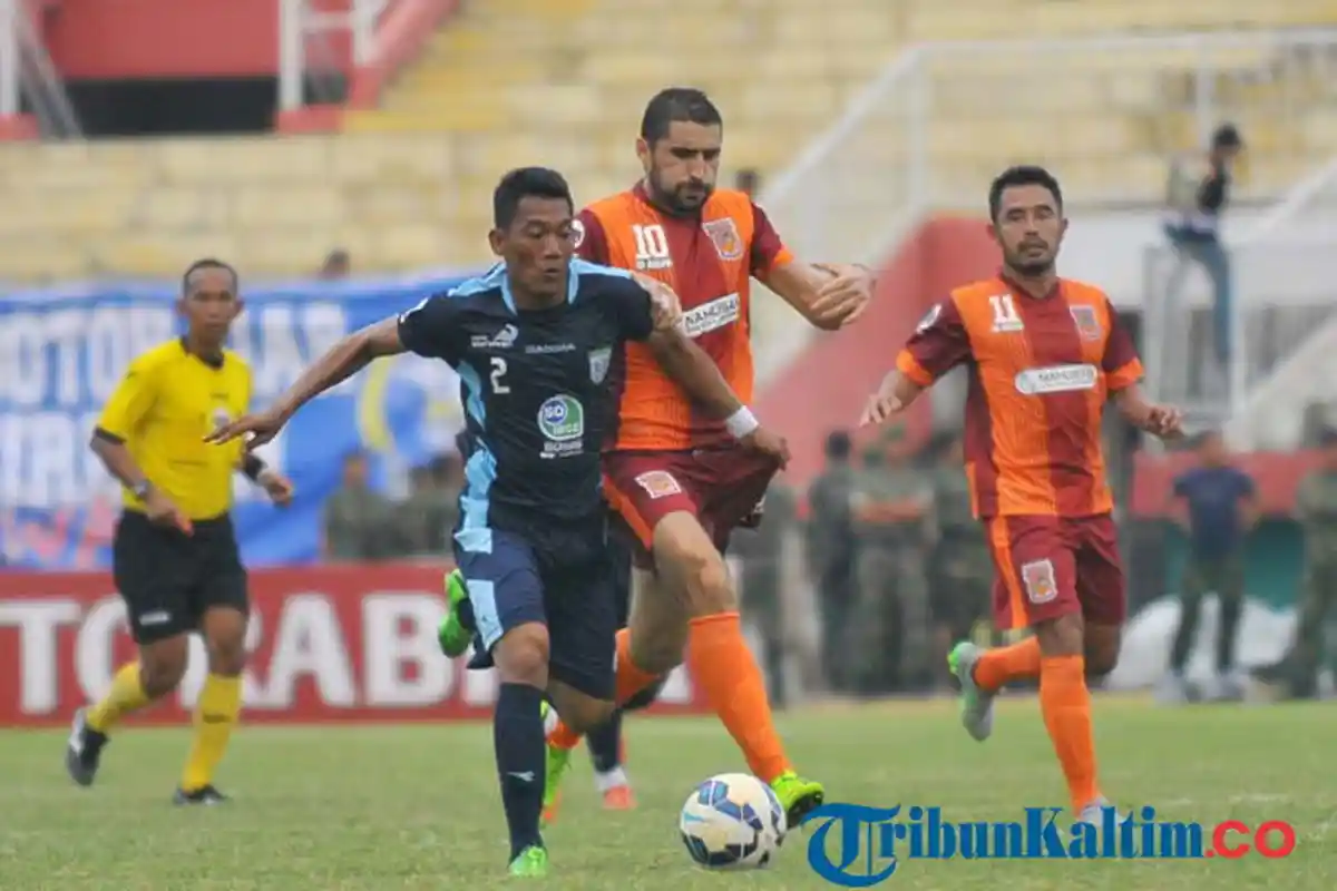 Gol Lopicic 1 Menit Langsung Disusul Salampesy, PBFC - Persipura Hingga Menit 70 Imbang 1-1