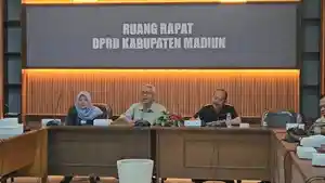 DPRD-Kabupaten-Madiun-turun-tangan-panggil-perusahaan-yang-diduga-tahan-ijazah-karyawan.jpg