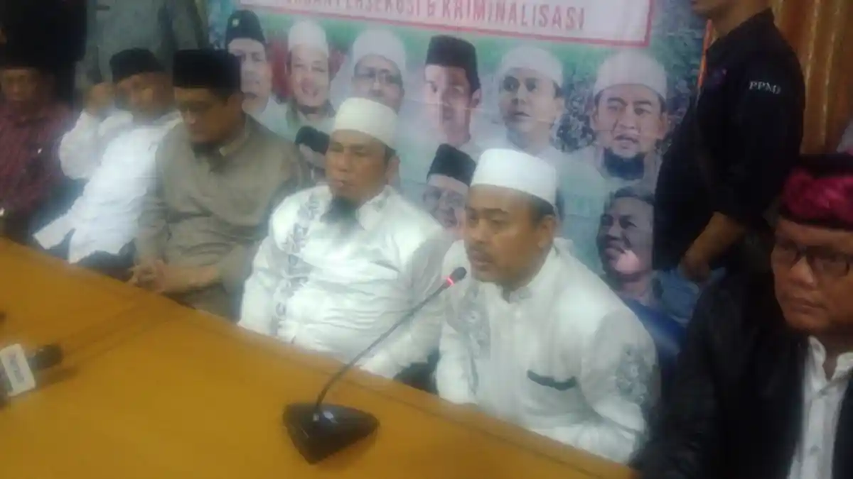 Panitia Penjemputan Klaim Belum Ada Pembatalan Kepulangan Habib Rizieq