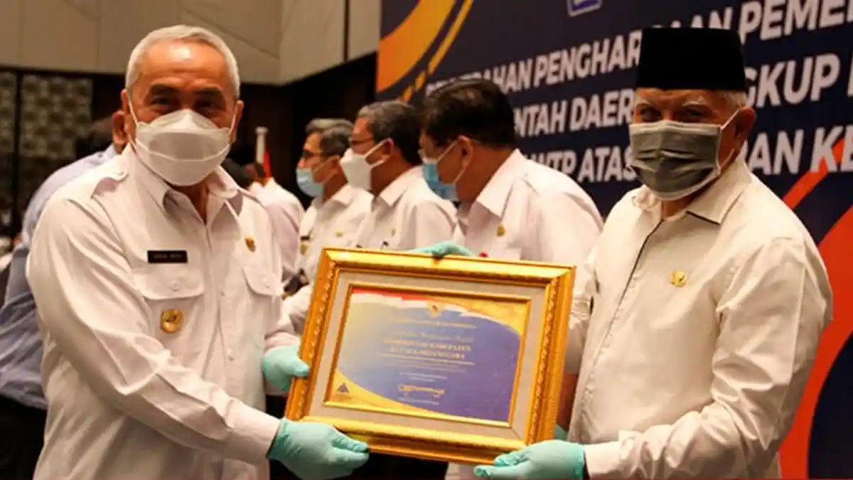 Diserahkan Gubernur Kaltim, Pemkab Kukar Terima Penghargaan WTP dari Kemenkeu RI