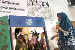 Anak-anak TK di Tambak Lorok Semarang Suarakan Banjir Rob Melalui Pentas Wayang Orang