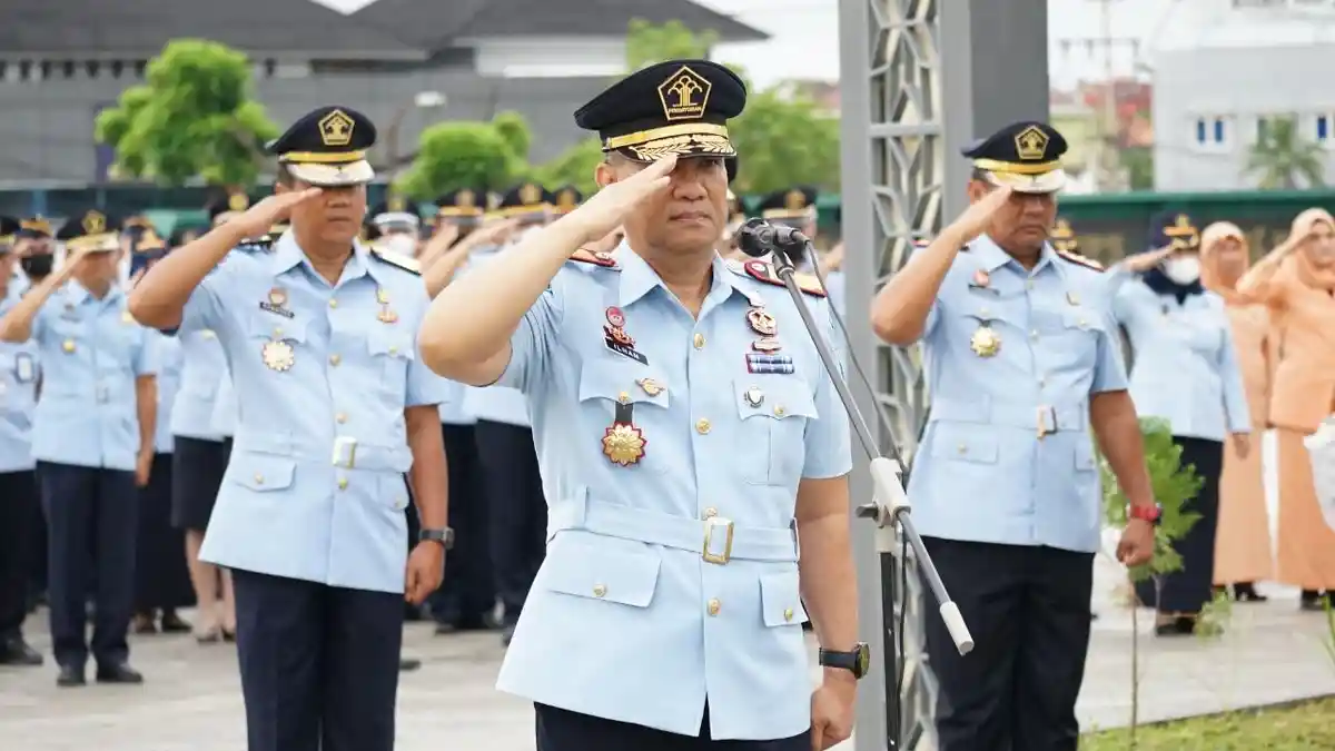 Kakanwil Ilham Djaya Pimpin Upacara Tabur Bunga Hari Imigrasi di TMP Ksatria Ksetra Siguntang