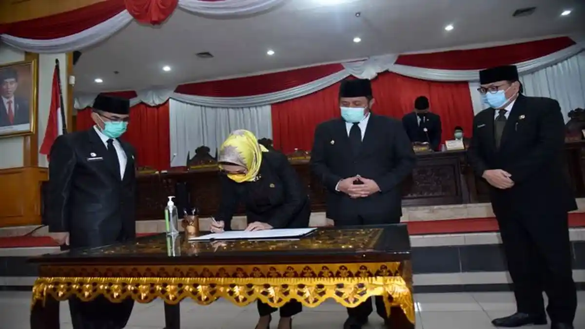 Herman Deru Instruksikan OPD Percepat Realisasi Anggaran, Raperda Perubahan APBD Tahun 2020 Disahkan