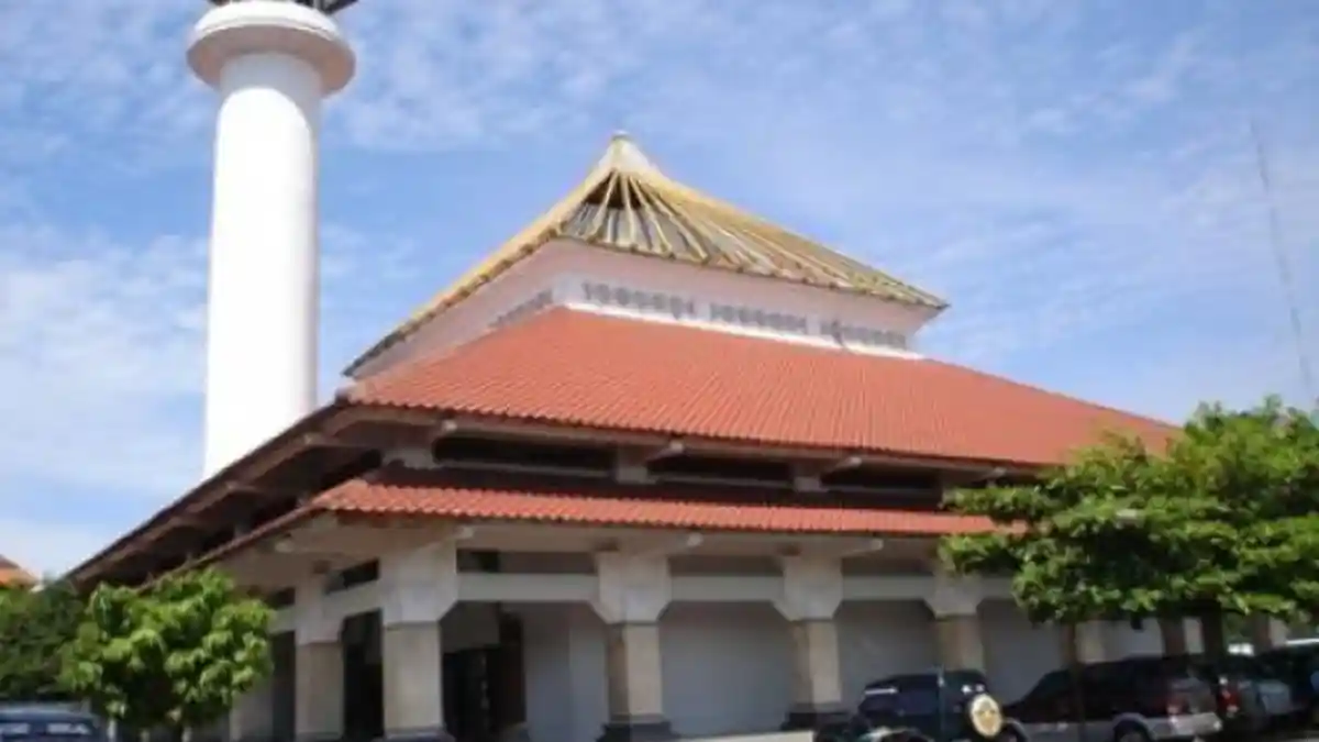 Mengenal Tradisi ‘Maleman’ di Masjid Agung Sunan Ampel Surabaya