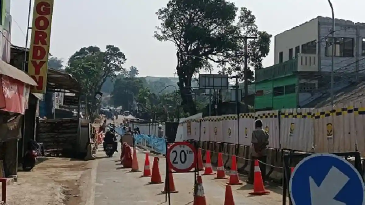 Jembatan Cikereteg Bogor Sudah untuk Motor, Pengendara Mobil Masih Memutar Lewat Jalan Tol
