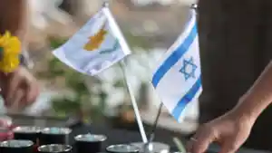 BENDERA-ISRAEL-SIPRUS-22-nov-2023.jpg