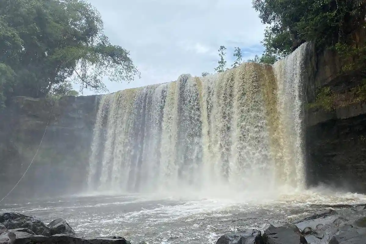 Air Terjun Riam Merasap, Niagara Mini dari Kabupaten Bengkayang yang Memikat Wisatawan