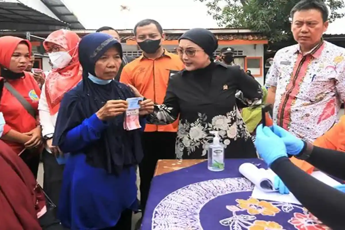 Apakah Bansos PKH Lansia Juni 2023 Sudah Cair? Simak Jadwal dan Cek Dengan KTP Disini!