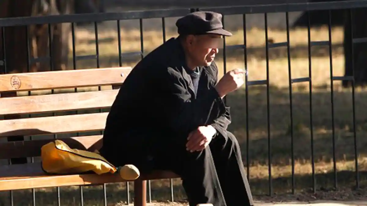 Sudah Berusia 47 Tahun, Pria Ini Masih Terus Meminta Uang Pada Ibunya, Ia Dapat Rp14 Juta per Bulan