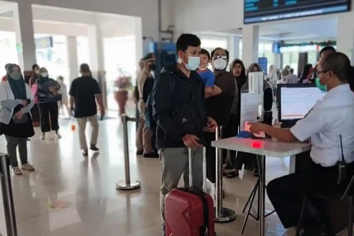 Calon Penumpang Kereta Api Kini Wajib Tunjukkan Sertifikat Vaksin, Imbas Transformasi PeduliLindungi