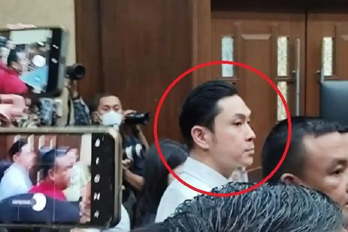 Harvey Moeis Beli Mobil Porsche Rp13 M Dicicil 5 Kali, Terungkap di Sidang Korupsi Timah