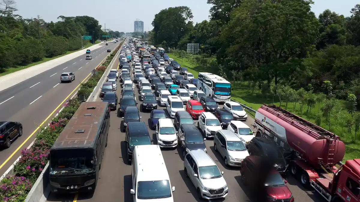 Jalur Puncak Mulai Diterapkan Satu Arah, Cek Jadwalnya