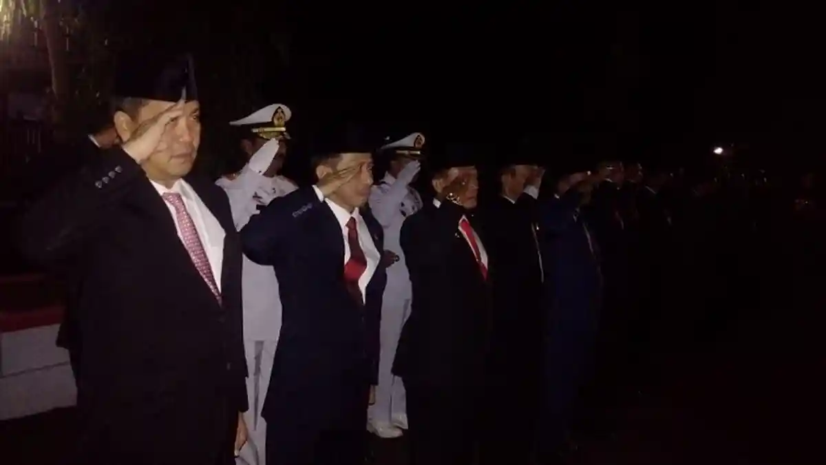 Hormat atas Pengabdian para Pahlawan! Khusuk Apel Kehormatan dan Renungan Suci di TMP