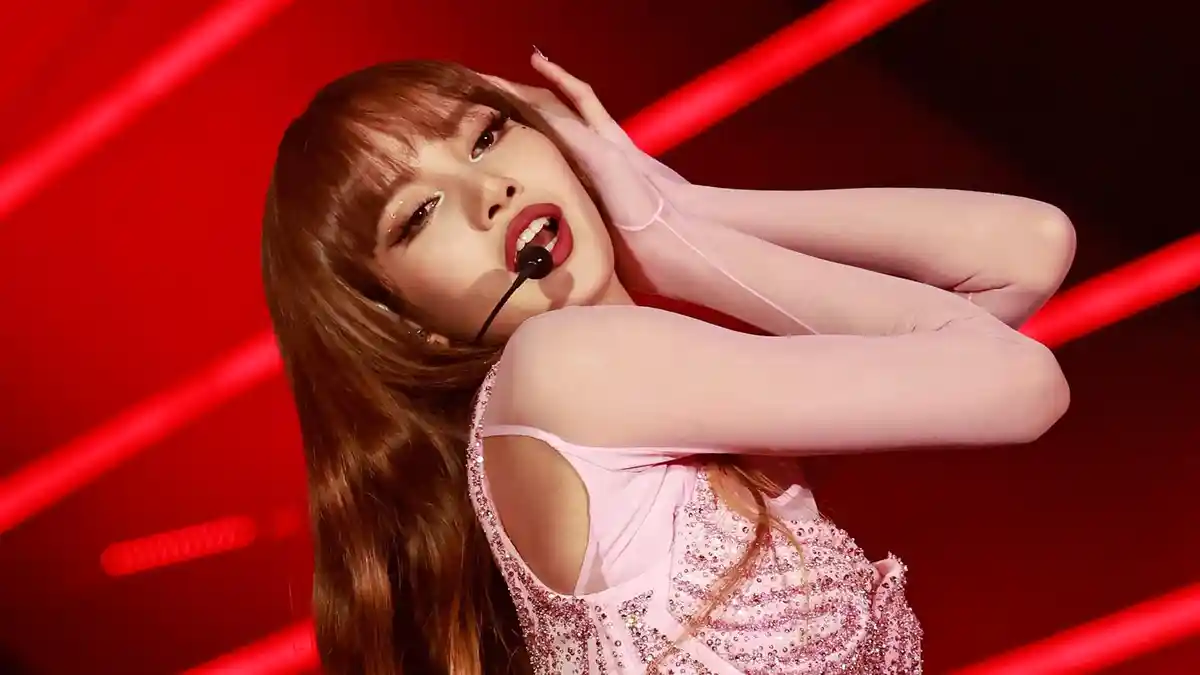 Lisa Manobal Blackpink Dikecam oleh Penggemarnya Asal China karena Akan Tampil di Paris