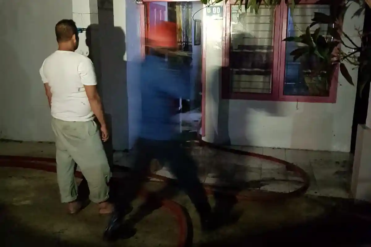 Rumah Kosong di Lampaseh Aceh Sempat Terbakar, Akhirnya Diselamatkan Petugas DPKP Banda Aceh