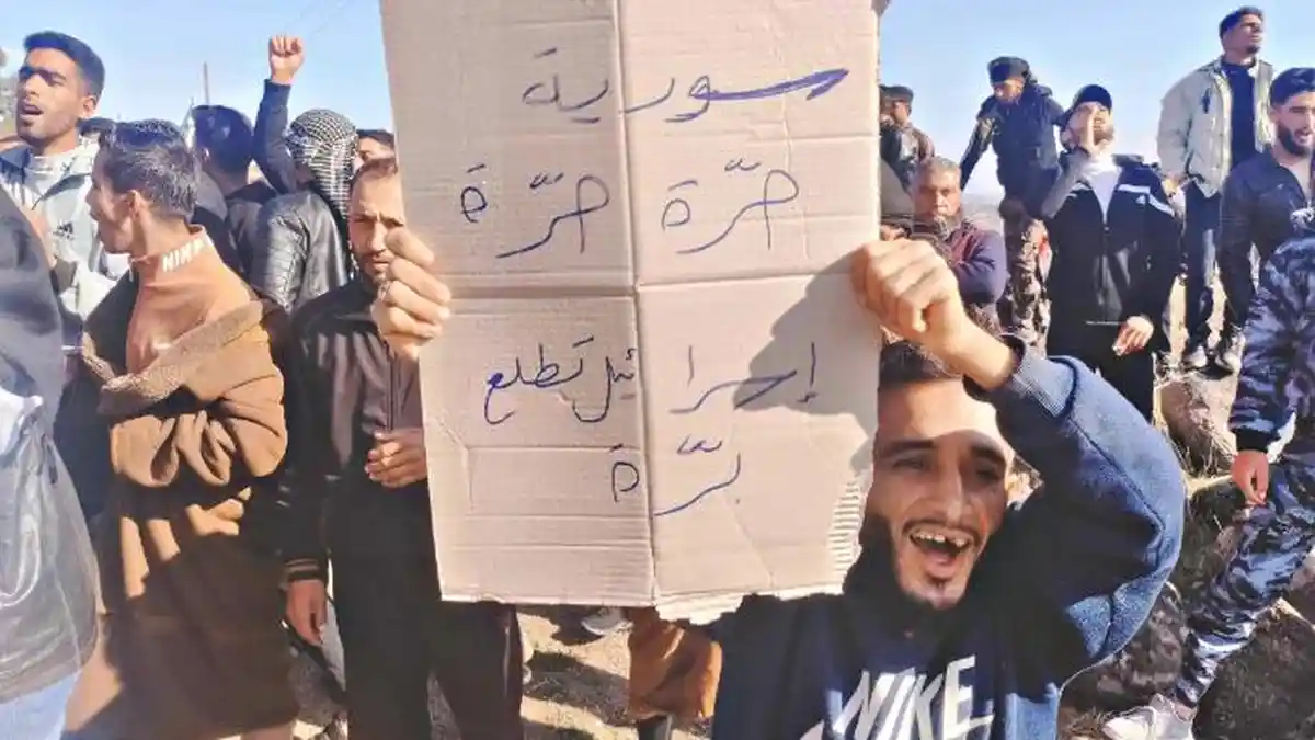 Israel Tembak Warga Suriah yang Memprotes Invasi di Provinsi Daraa, Kini Duduki 2 Desa