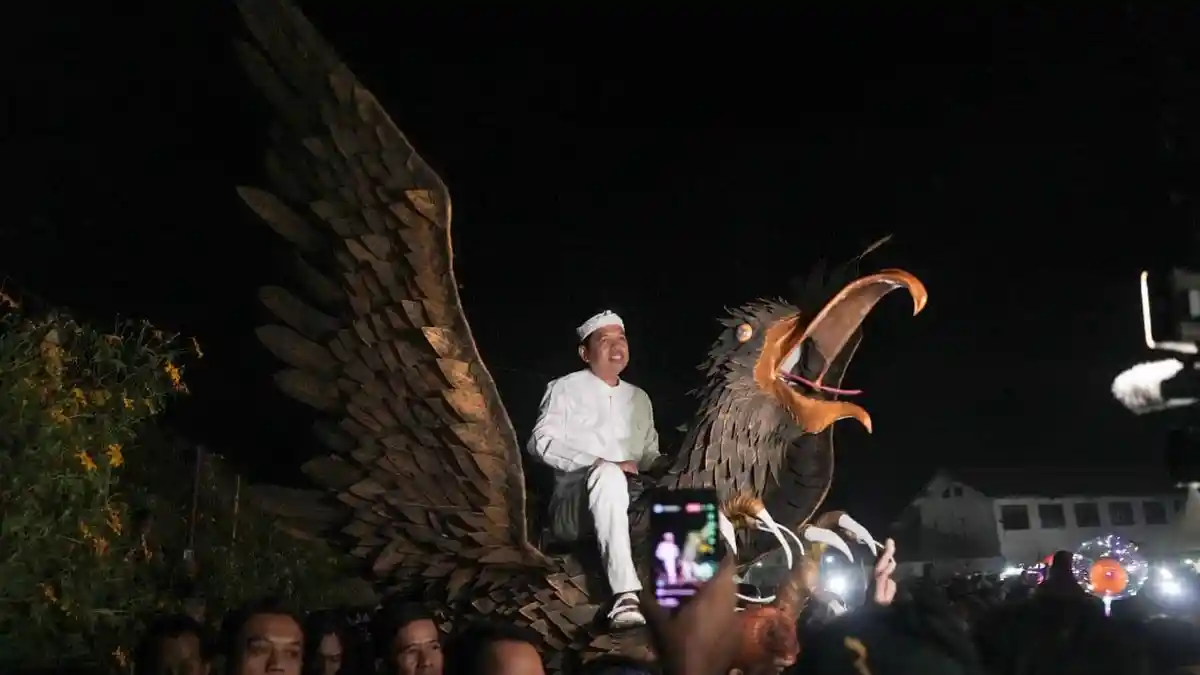 Naik Garuda Disambut Puluhan Ribu Warga Garut, Dedi Mulyadi Yakin Prabowo Subianto Presiden 2024