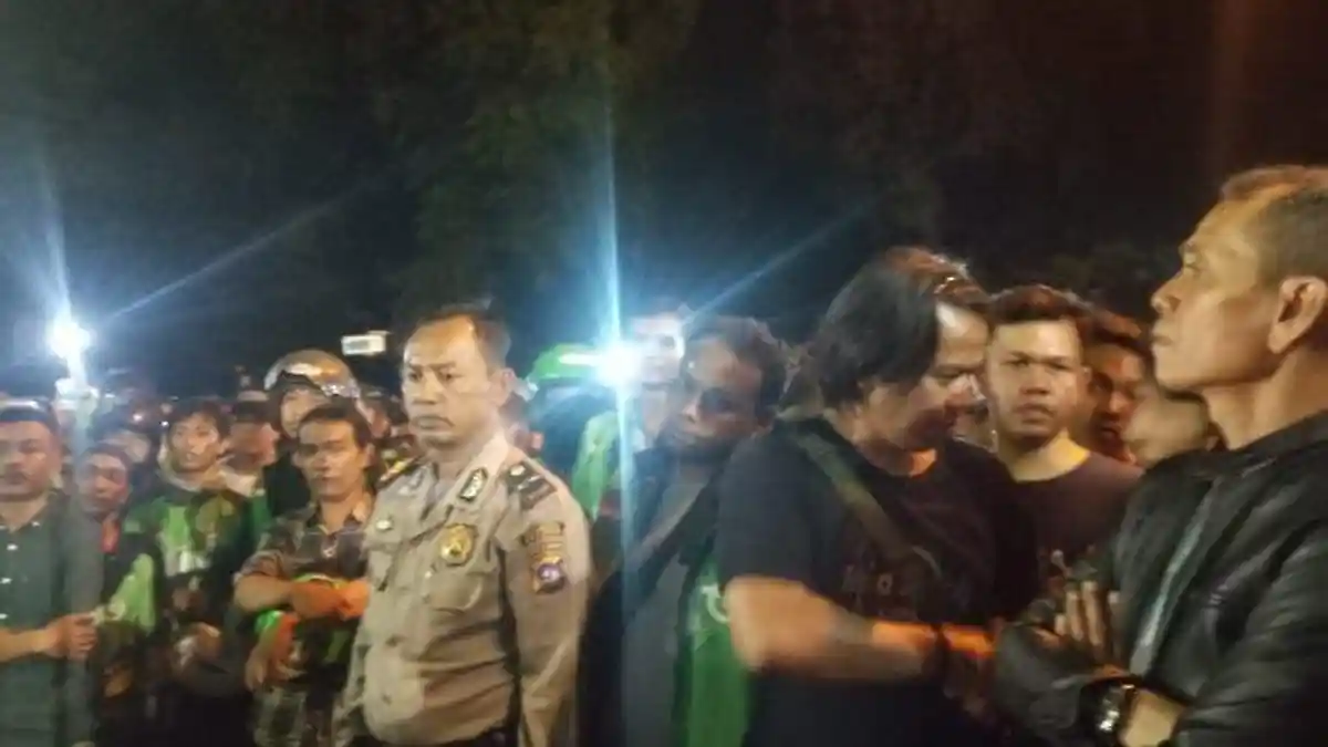 Massa Driver Gojek di Kota Padang Berkumpul, Gara-gara Rekannya Dilempari Pakai Batu
