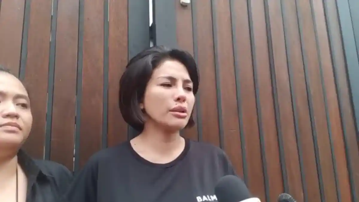 Nikita Mirzani Langsung Datangi Polresta Serang Kota Sepulang dari Luar Negeri