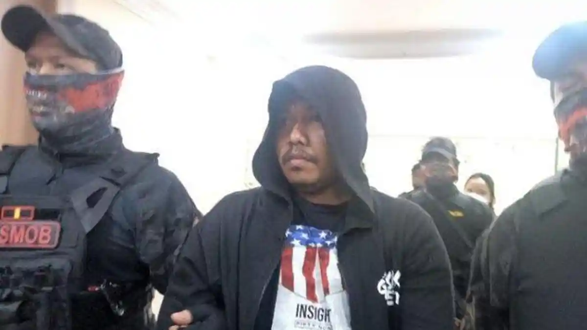Garang saat Bentak Polisi, Debt Collector Ini Tertunduk setelah Tertangkap