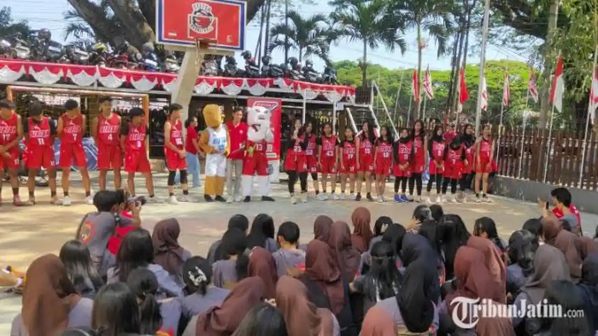 Serunya Road Show DBL 2024 di SMAN 4 Malang, Bakar Semangat Stetsa La ...