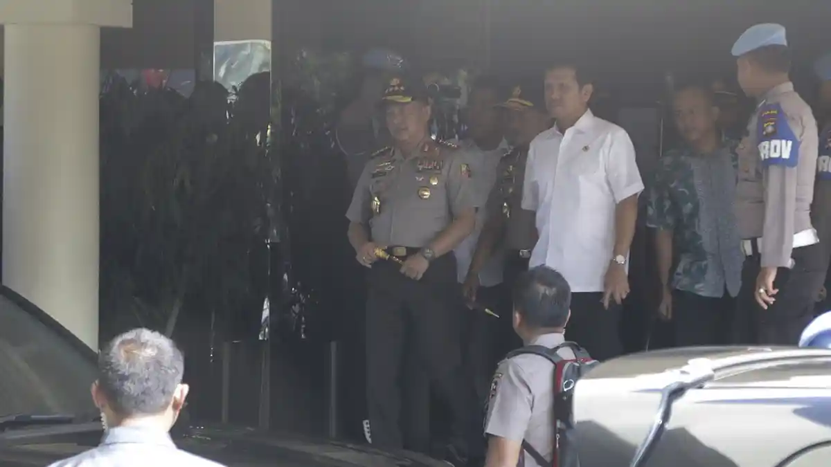 WALAU Tak Lama Injakkan Kaki di Batam, Kapolri Sempatkan Diri Bertemu Ustad Somad di Mapolresta 