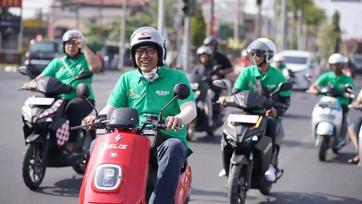 Peringatan HLN, PLN Kampanyekan Kendaraan Listrik 'Kendaraan Ini Nyaman Digunakan di Bali'
