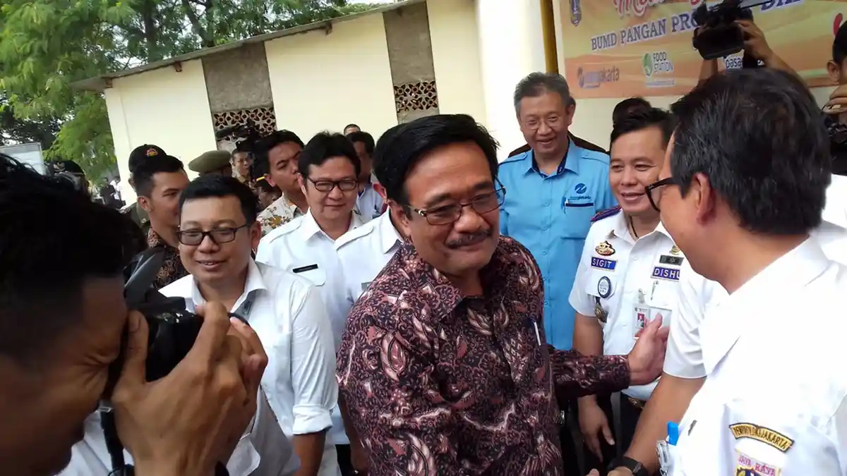 Djarot Imbau PKL di Sepanjang Jalan Hargai Pedagang di Dalam Pasar Tanah Abang