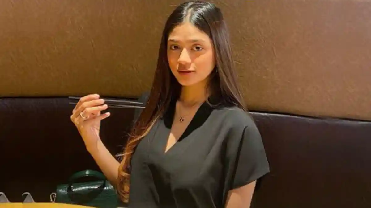 Vieranni Pamer Perut Buncit: Apa Dampak Pandemi yang Kalian Dapat? Netizen: Kok Dah Hamil Aja, MBE?