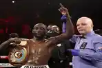pontianak/Juara-WBO-Terence-Crawford-berpose.jpg
