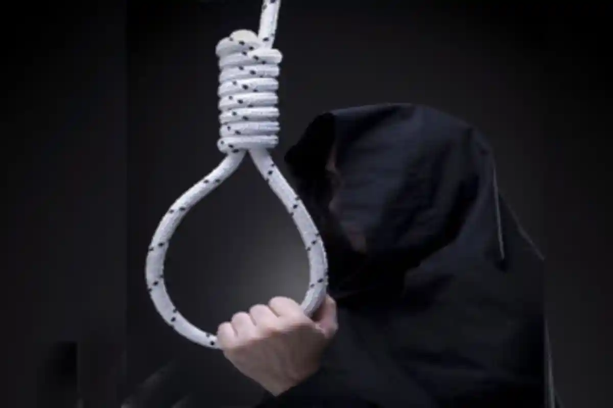 Tukang Bangunan Ditemukan Tewas Tergantung di Loteng Rumahnya