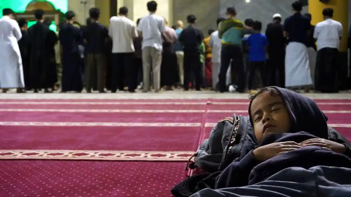 Salat Tarawih Perdana di Masjid Raya Bandung