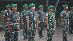 Kepala-Staf-Kodim-1605Belu-Mayor-Arm-Paulus-melepas-tujuh-anggota-Kodim-1605Belu.jpg