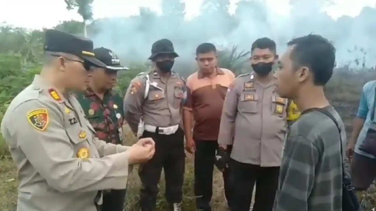 Sengaja Bakar Kebun, Ayah dan Anak di Mestong Diamankan Polisi