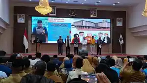 Tokoh-lintas-agama-memimpin-doa-bersama-di-Balai-Kota-Depok.jpg
